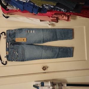 NWT Levi's Sculpt Jeans